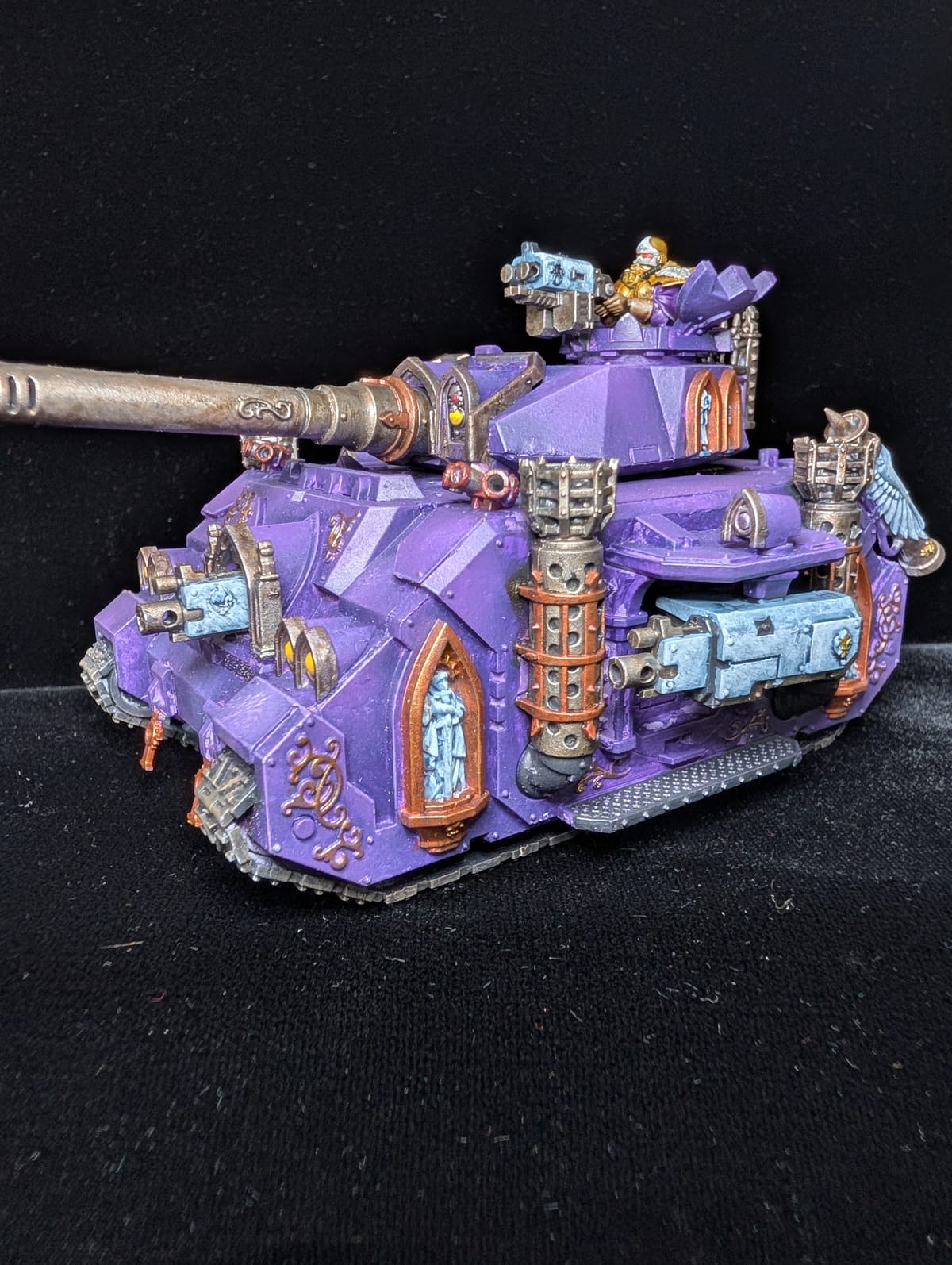 Adepta Sororitas Castigator tank painted purple with orange and gold detail